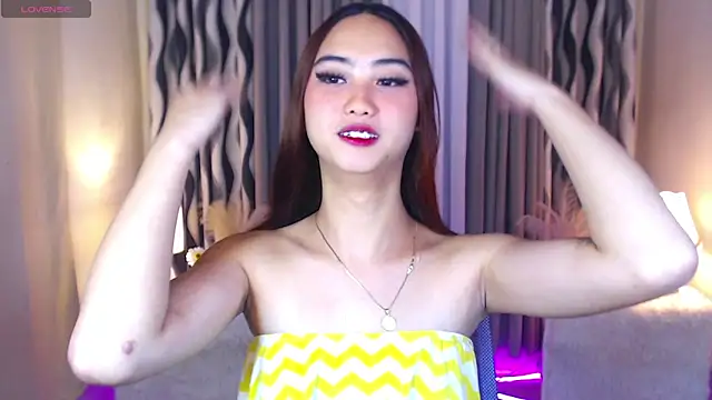 Kiah Wyatt online show from 9, 11, 2025