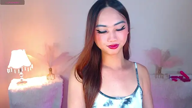 Kiah Wyatt online show from 28, 11, 2025