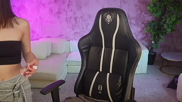 Selena Glow online show from 5, 10, 2025