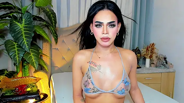 MochaliciousTransOnTop online show from 10, 1, 2026