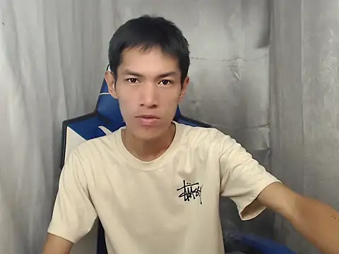 Snapshot of riks_tyler chatting on 26, 5, 2026 riks tyler online show from 26, 5, 2026