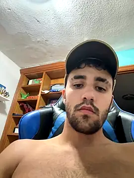 Snapshot of aavrdvh33 chatting on 7, 10, 2025 aavrdvh33 online show from 7, 10, 2025