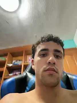 Snapshot of aavrdvh33 chatting on 14, 10, 2025 aavrdvh33 online show from 14, 10, 2025