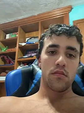 Snapshot of aavrdvh33 chatting on 21, 10, 2025 aavrdvh33 online show from 21, 10, 2025