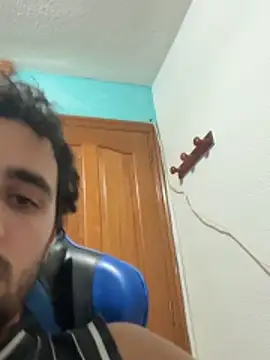 Snapshot of aavrdvh33 chatting on 25, 11, 2025 aavrdvh33 online show from 25, 11, 2025