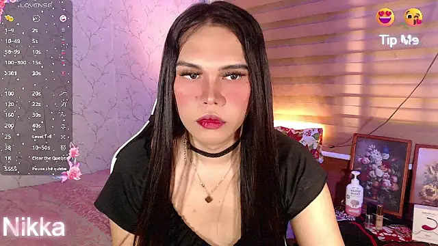 Snapshot of TssluttyNikka chatting on 25, 10, 2025 TssluttyNikka online show from 25, 10, 2025