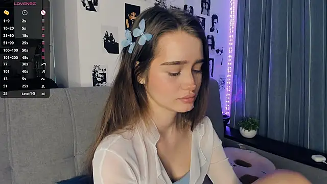 lovelyalivia online show from 10, 11, 2025