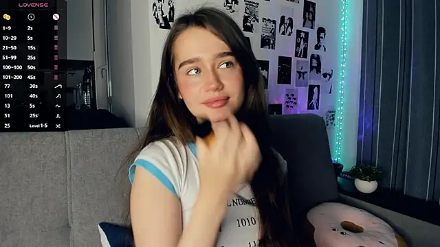 lovelyalivia online show from 22, 11, 2025