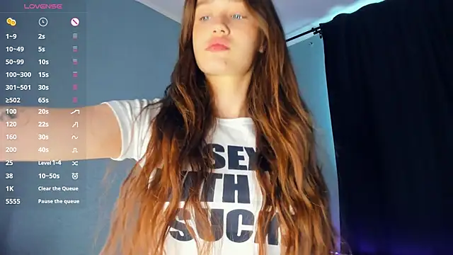lovelyalivia online show from 10, 4, 2026
