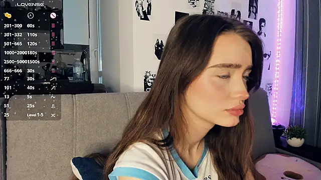 lovelyalivia online show from 15, 12, 2025