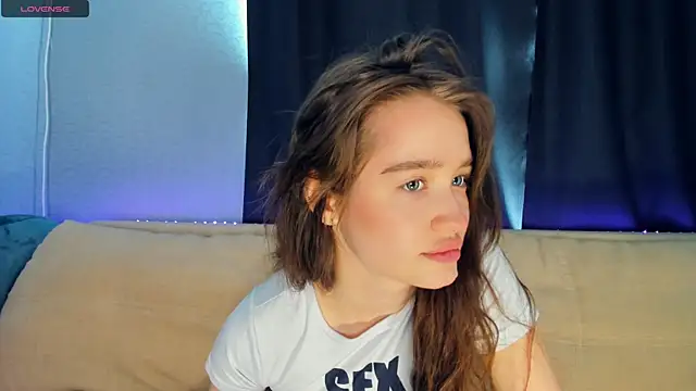 lovelyalivia online show from 27, 3, 2026