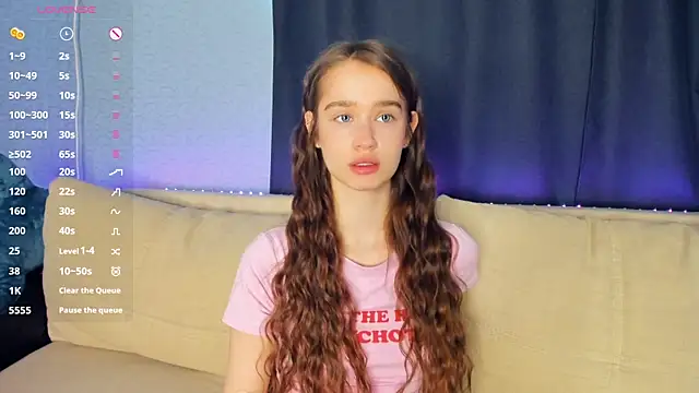lovelyalivia online show from 8, 4, 2026