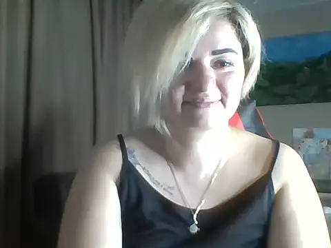 Snapshot of Wymini chatting on 8, 9, 2025 Wymini online show from 8, 9, 2025