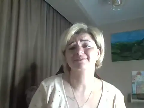 Snapshot of Wymini chatting on 10, 9, 2025 Wymini online show from 10, 9, 2025