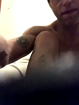 Snapshot of RivslRabbit chatting on 8, 11, 2025 RivslRabbit online show from 8, 11, 2025