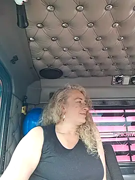 sofiacurvy 45 online show from 14, 3, 2026