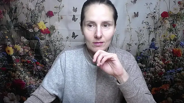 KarinaSwann online show from 6, 10, 2025