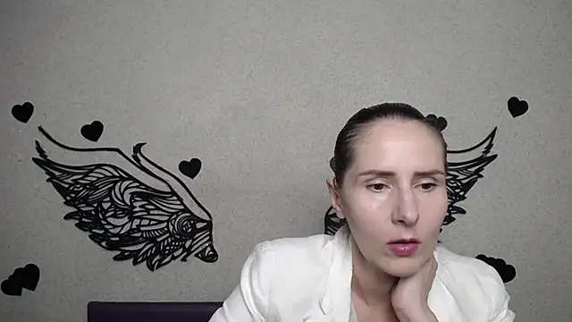 KarinaSwann online show from 22, 9, 2025