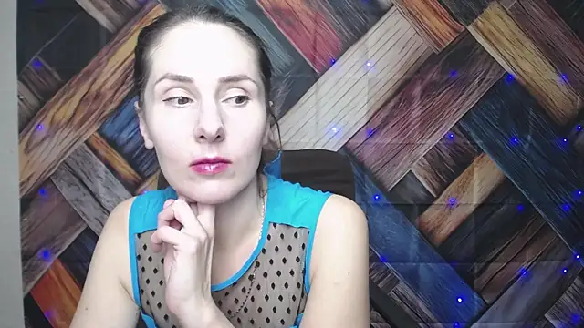 KarinaSwann online show from 15, 9, 2025