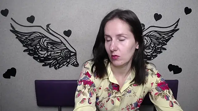 KarinaSwann online show from 25, 9, 2025
