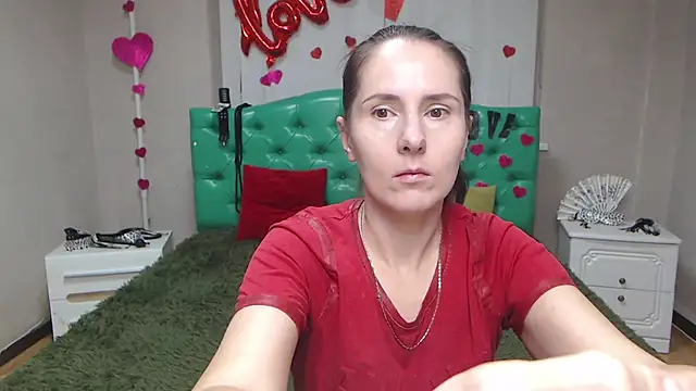 KarinaSwann online show from 17, 9, 2025