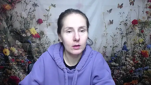 KarinaSwann online show from 3, 10, 2025