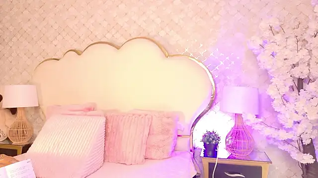 Mhia Sweet  online show from 24, 2, 2026