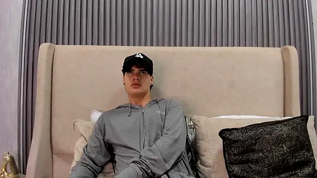 Snapshot of BenitoSaenz chatting on 12, 10, 2025 BenitoSaenz online show from 12, 10, 2025