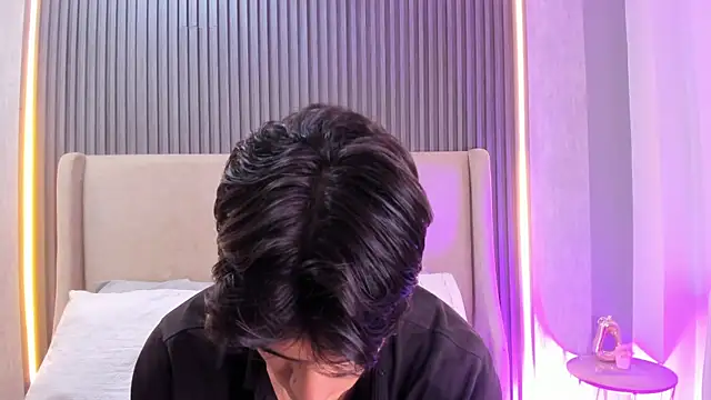 Snapshot of BenitoSaenz chatting on 12, 11, 2025 BenitoSaenz online show from 12, 11, 2025