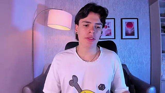 Snapshot of BenitoSaenz chatting on 1, 12, 2025 BenitoSaenz online show from 1, 12, 2025