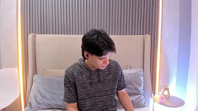 Snapshot of BenitoSaenz chatting on 20, 11, 2025 BenitoSaenz online show from 20, 11, 2025