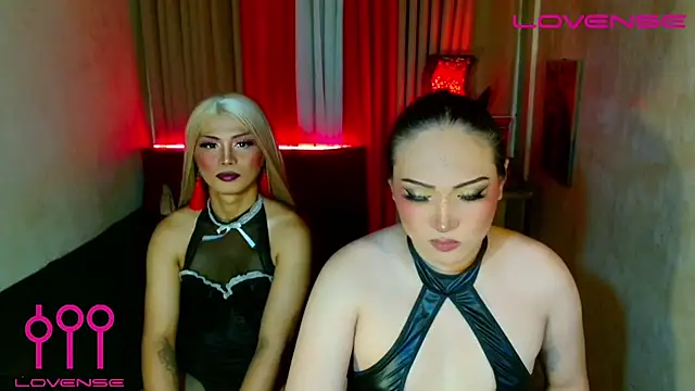 Snapshot of LillyLoveYou chatting on 6, 7, 2026 LillyLoveYou online show from 6, 7, 2026