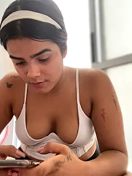 Kaily Sweet16 online show from 1, 11, 2025