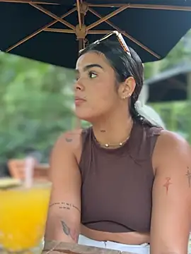 Kaily Sweet16 online show from 16, 4, 2026