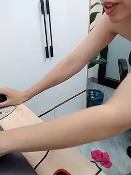 Mina luna online show from 28, 9, 2025