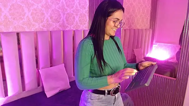 Rosalind tay online show from 9, 4, 2026