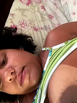 Snapshot of morenaluaa chatting on 7, 10, 2025 morenaluaa online show from 7, 10, 2025