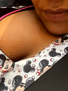 Snapshot of morenaluaa chatting on 28, 11, 2025 morenaluaa online show from 28, 11, 2025