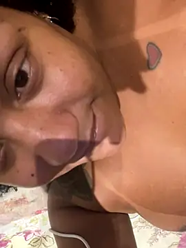 Snapshot of morenaluaa chatting on 24, 10, 2025 morenaluaa online show from 24, 10, 2025