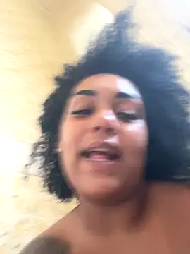 Snapshot of morenaluaa chatting on 13, 10, 2025 morenaluaa online show from 13, 10, 2025