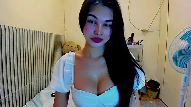 Snapshot of Ms_Monica chatting on 18, 11, 2025 Ms Monica online show from 18, 11, 2025