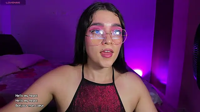 Luciemaurerr online show from 4, 10, 2025