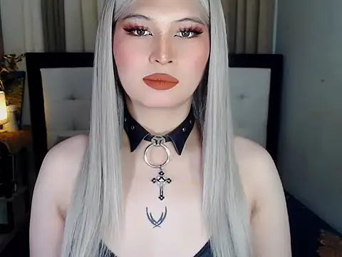 NaomiSmall online show from 12, 9, 2025