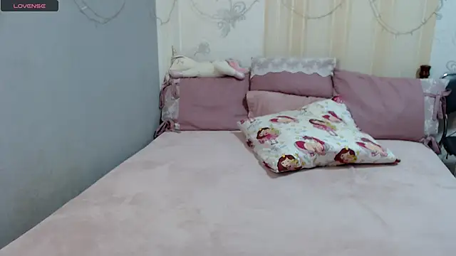 Snapshot of Sasha_cherry chatting on 11, 9, 2025 Sasha cherry online show from 11, 9, 2025