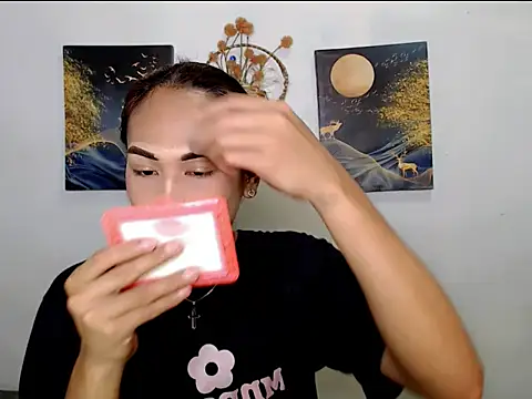 Savanna White online show from 21, 11, 2025