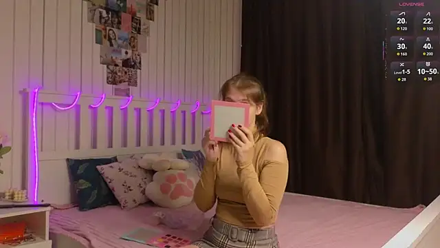 BeatrixCarIeton online show from 7, 11, 2025