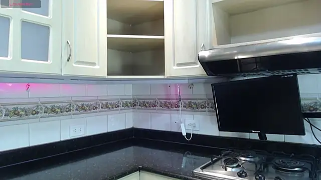 Snapshot of VictoriaPowell chatting on 7, 11, 2025 VictoriaPowell online show from 7, 11, 2025