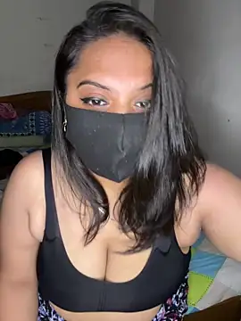 Snapshot of Momita-1 chatting on 28, 10, 2025 Momita-1 online show from 28, 10, 2025