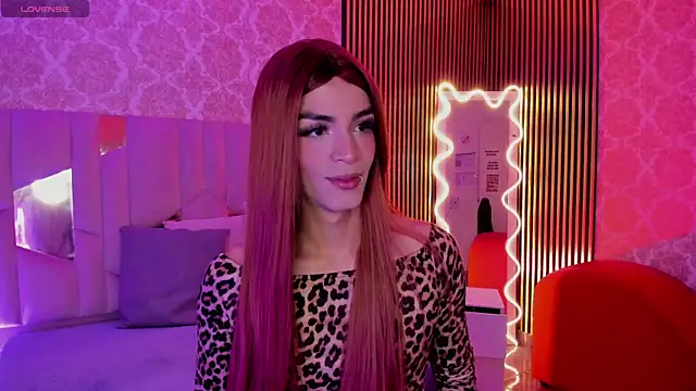 LIHIAN TAY online show from 31, 10, 2025