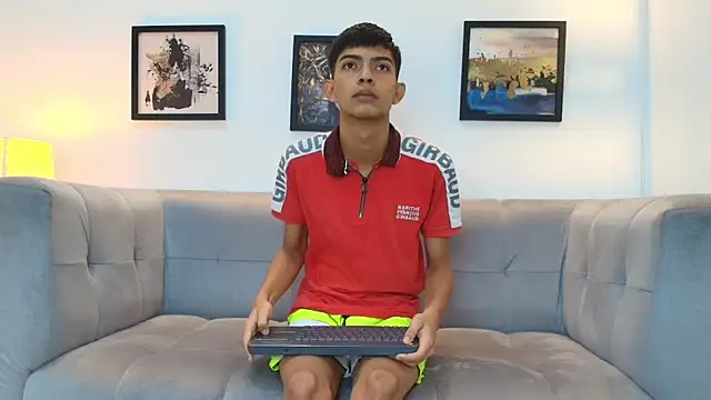 PRETTY SEX1 online show from 9, 1, 2026